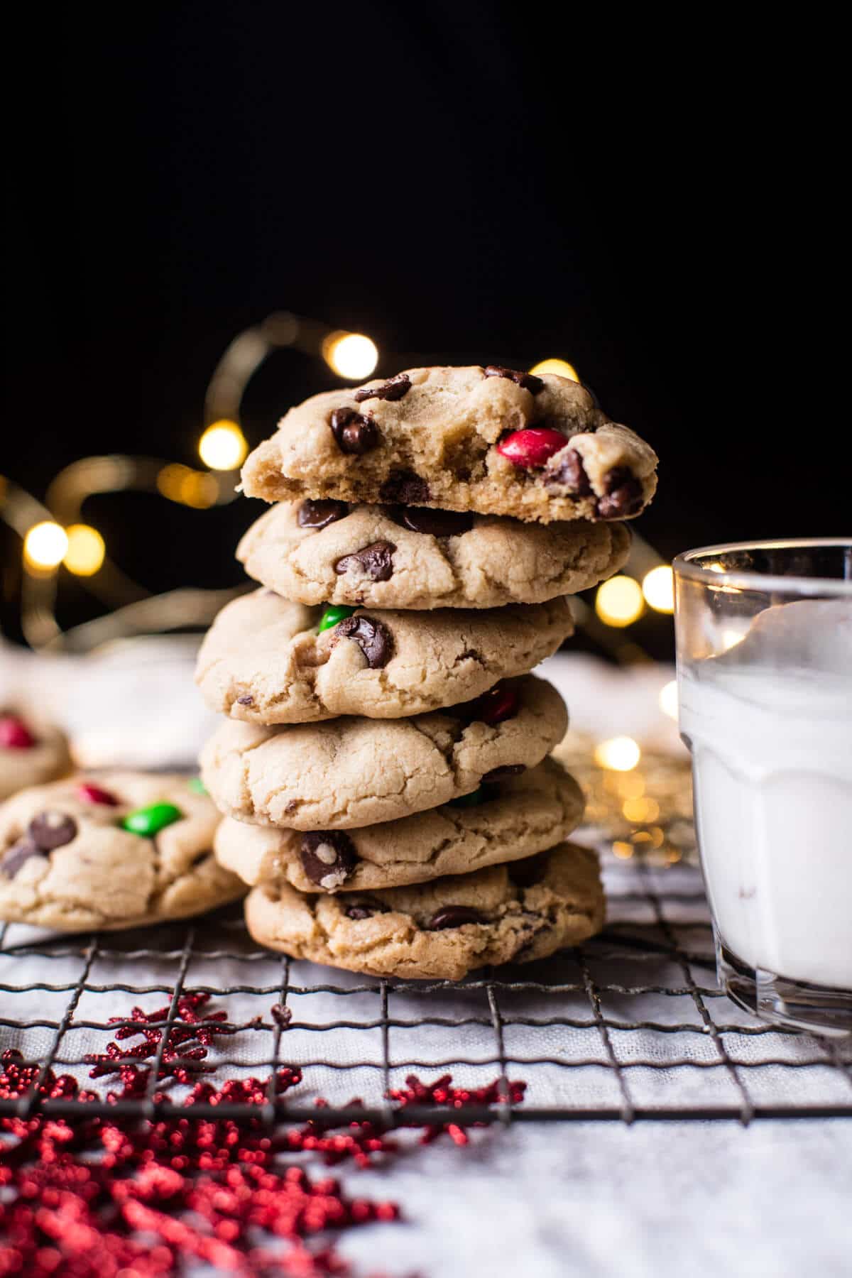 Christmas Chocolate Chip Cookies | halfbakedharvest.com @hbharvest