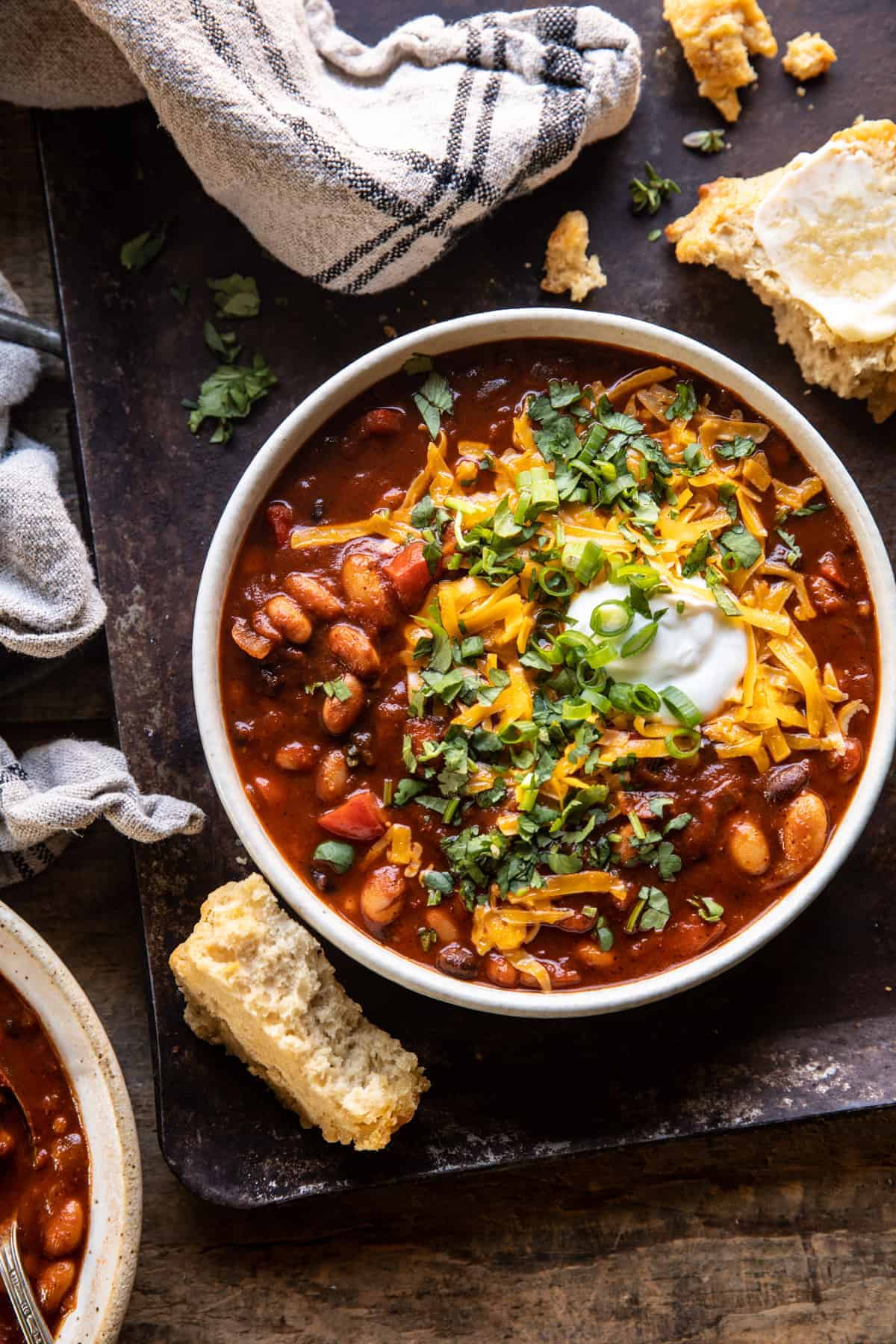 Healthy Slow Cooker Chipotle Bean Chili. - Half Baked Harvest