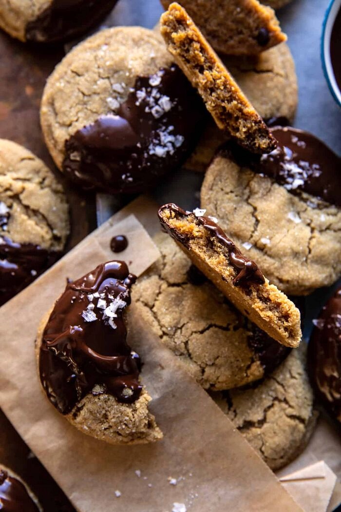 Soft and Crinkly Brown Sugar Peanut Butter Cookies | halfbakedhavrest.com