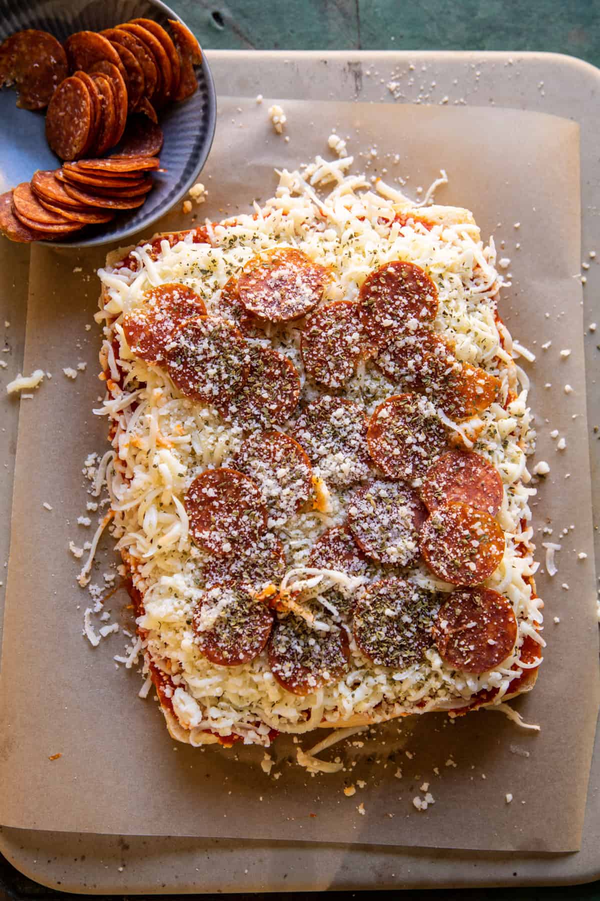 Glissières de trempette à pizza à l'ail rôti à séparer |  halfbakedharvest.com