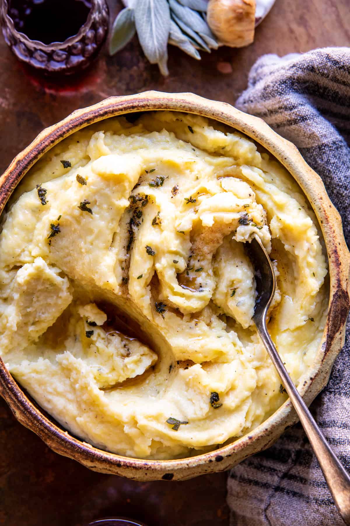 Make Ahead Roasted Garlic Mashed Potatoes | halfbkaedharvest.com