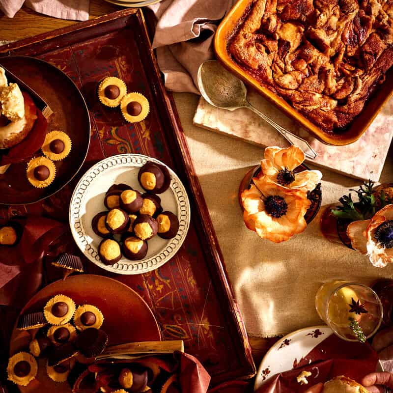 Cinnamon Spice Apple Cobbler Cake | halfbakedharvest.com