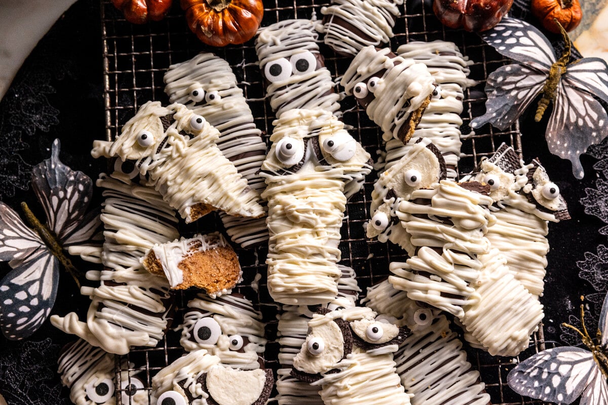 Easy Mummy Cookies | halfbakedharvest.com
